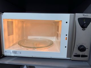 Microondas Whirlpool mod. AVM 683 750W