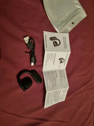 Auricular de conducción ósea, oído derecho