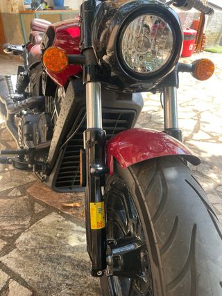 Moto Indian Scout Boober Negra/Roja