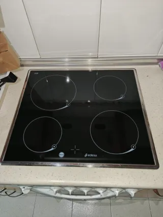 Piani cottura in vetroceramica e forno Edesa