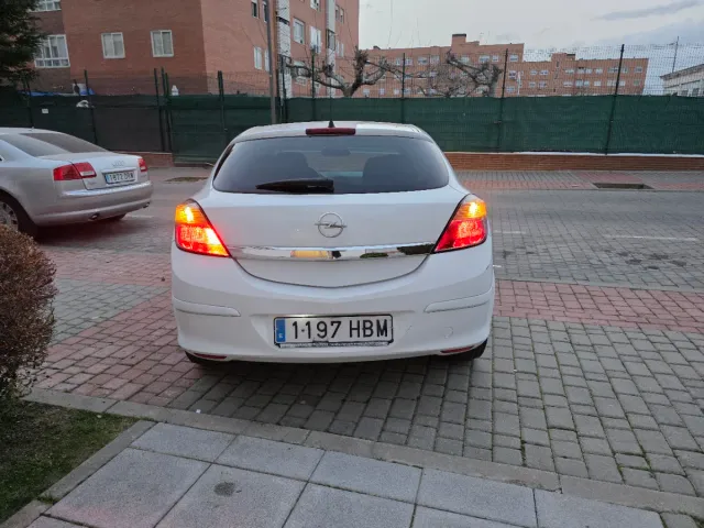 Opel Astra GTC 1.9 CDTi etiqueta medioambiental