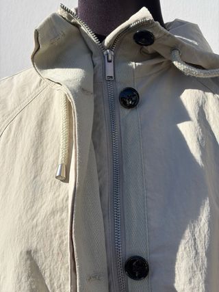 Parka Zara con capucha. Talla XS-M