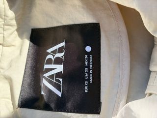 Parka Zara con capucha. Talla XS-M