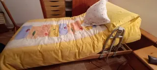 Cama articulada con agarradera, sin colchón