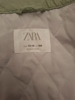 Sobrecamisa ligera tipo cazadora