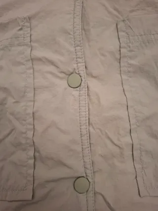 Sobrecamisa ligera tipo cazadora