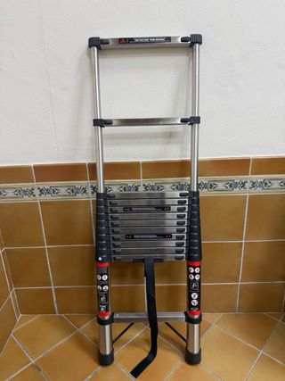 Escalera telescópica de aluminio EN 131