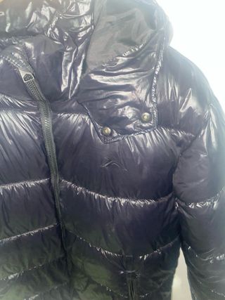 Chaqueta Tenth Negra con Capucha