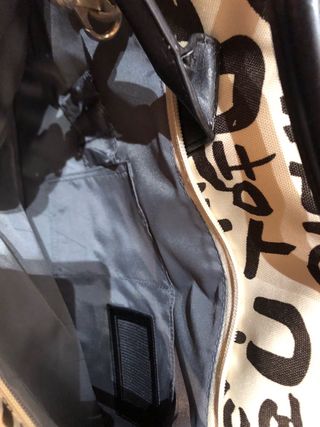 Bolsa de portátil beige y negra