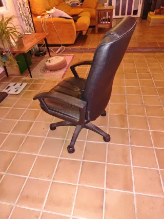 Silla Oficina Giratoria Negra Polipiel