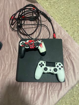 Consola PS4 con 2 mandos
