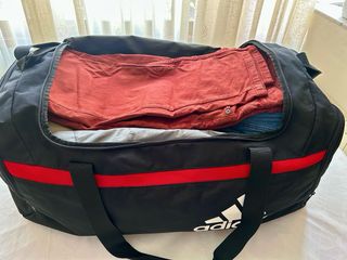 Bolsa deportiva Adidas grande negra con capacidad