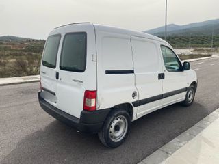 Peugeot e-Partner 2012