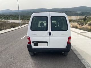 Peugeot e-Partner 2012