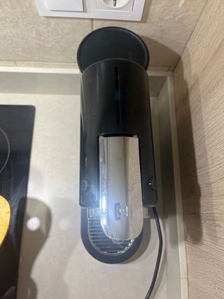 Cafetera Nespresso DeLonghi Negra