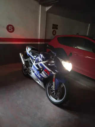 Suzuki GSXR 600 Sportbike Azul/Blanco 2003