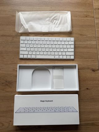 Teclado Magic Keyboard Apple Plata Modelo: America