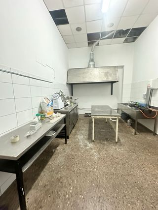 alquilo por 495 local de 170 m2 pizzeria