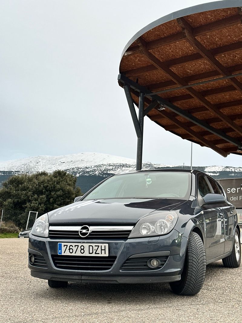 Opel Astra 2006 - foto 1