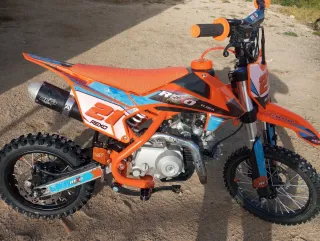 Moto 110cc Automática Naranja/Roja muy nueva