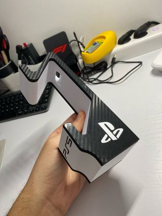 Supporto per due controller PS5