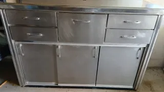 Mueble de acero inoxidable con cajones