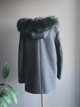 Abrigo lana auténtica Zara con capucha de pelo