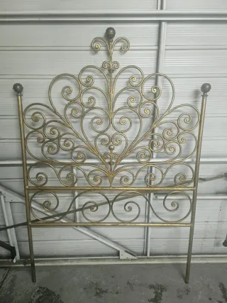 Dos Cabecero cama antiguo metal dorado
