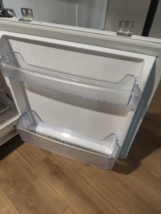 Nevera Beko cómo nueva combi con congelador