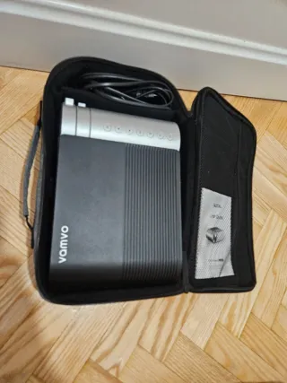 Proyector Vamvo Negro y Plateado