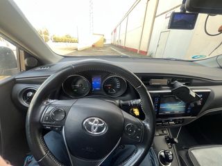 Toyota Auris 2015
