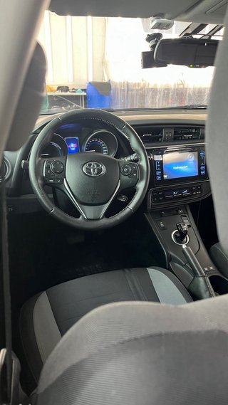 Toyota Auris 2015