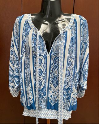Blusa Yessica azul y blanca