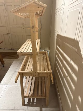 Carro de madera con ruedas