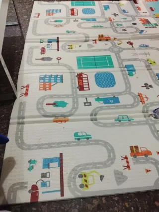 Alfombra infantil de goma multicolor