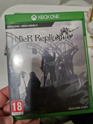 Xbox Series X 1TB SSD Negra con su mando.