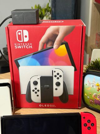 Nintendo Switch OLED + Scatola e Accessori