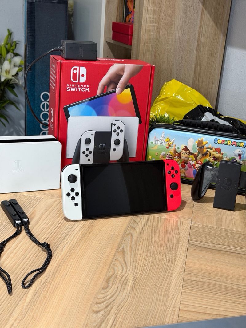 Nintendo Switch OLED + Caja y Accesorios afbeelding 3