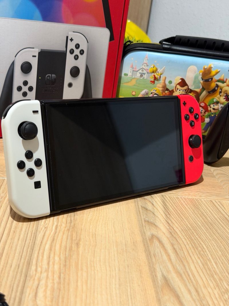 Nintendo Switch OLED + Caja y Accesorios afbeelding 2