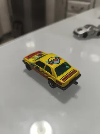 Coches metálicos Porsche y BMW