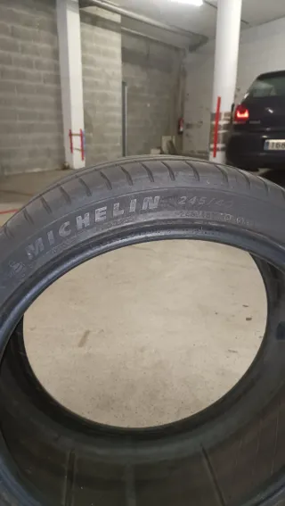 4-Neumáticos Pirelli 235/55 R19 2-Michelín 245/40/