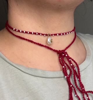 Collana choker uncinetto con charm cuore