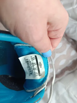 Zapatillas Umbro Negras y Blancas