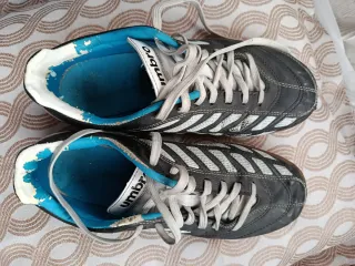 Zapatillas Umbro Negras y Blancas