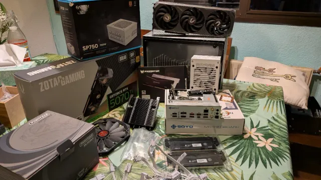 RTX 5070TI ITX R7 7700 32Gb M.2 2TB CPU ITX 4k