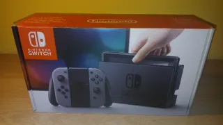 Nintendo Switch+ accessori + custodia protettiva.