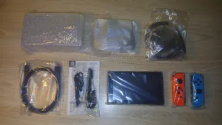 Nintendo Switch+ accessori + custodia protettiva.