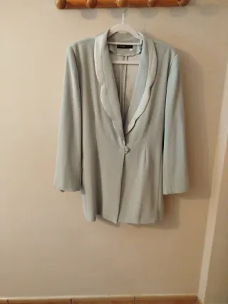 Traje verde menta chaqueta y vestido
