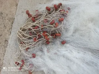 Red de pesca con flotadores, malla del 8