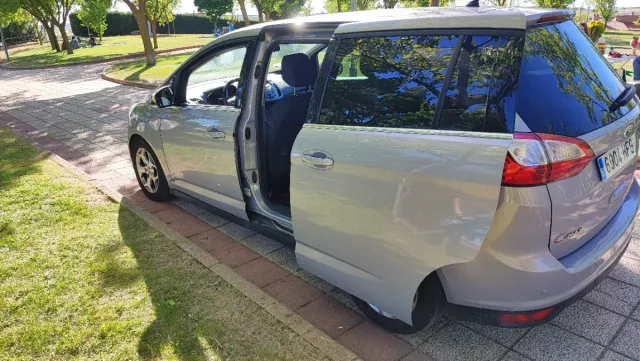 Ford Grand C-MAX 2011